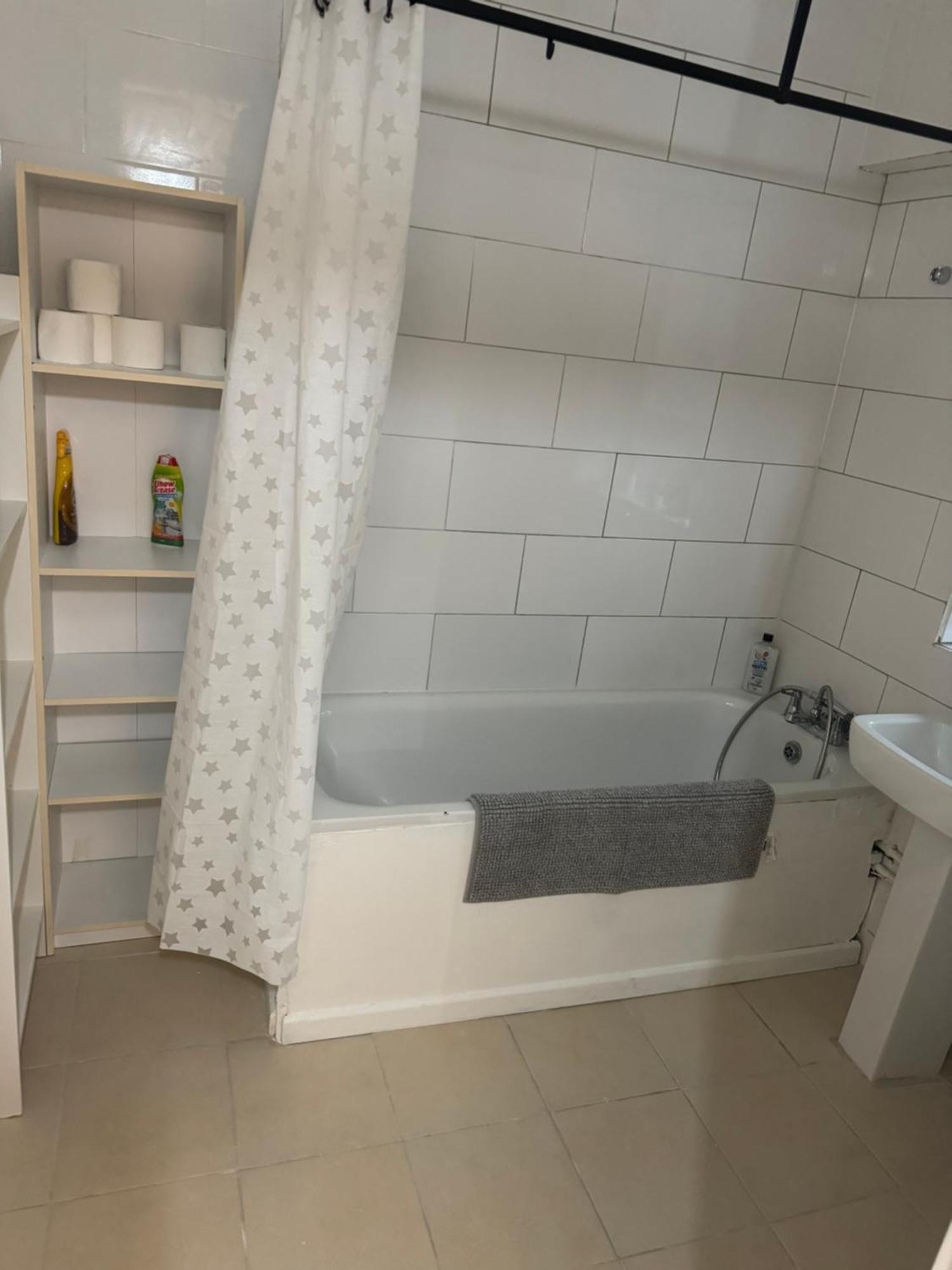 One Bedroom Apartment In Tower Bridge Road Londres Exterior foto